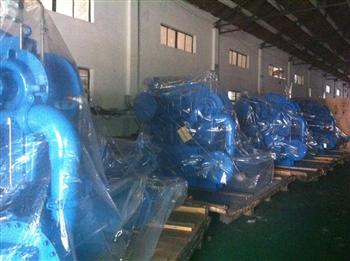 信然離心壓縮機(jī)多臺(tái)整裝待發(fā)