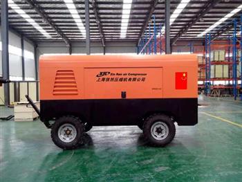 信然柴油移動(dòng)空壓機(jī)助力高鐵隧道開發(fā)