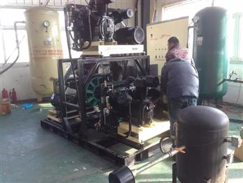 信然PET吹瓶空氣壓縮機調(diào)試發(fā)運中